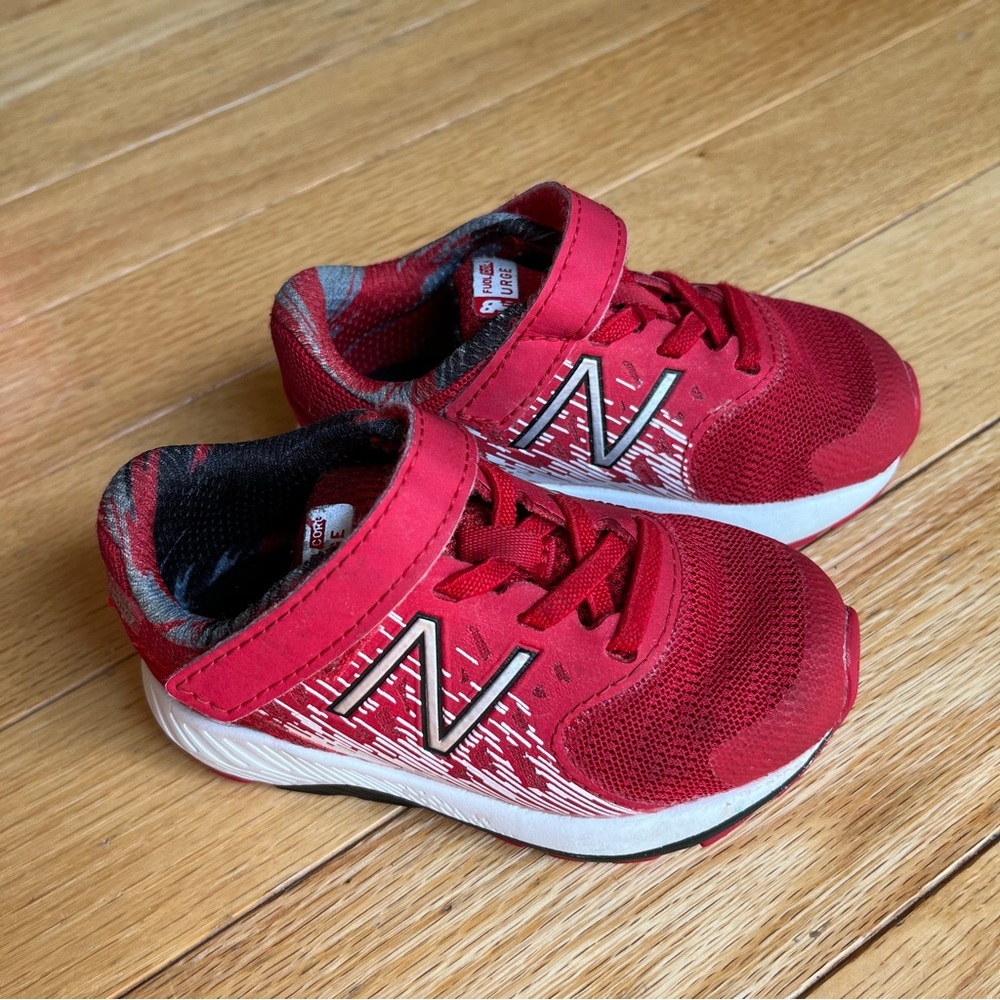 New Balance Baby Toddler Athletic Shoes, size 6